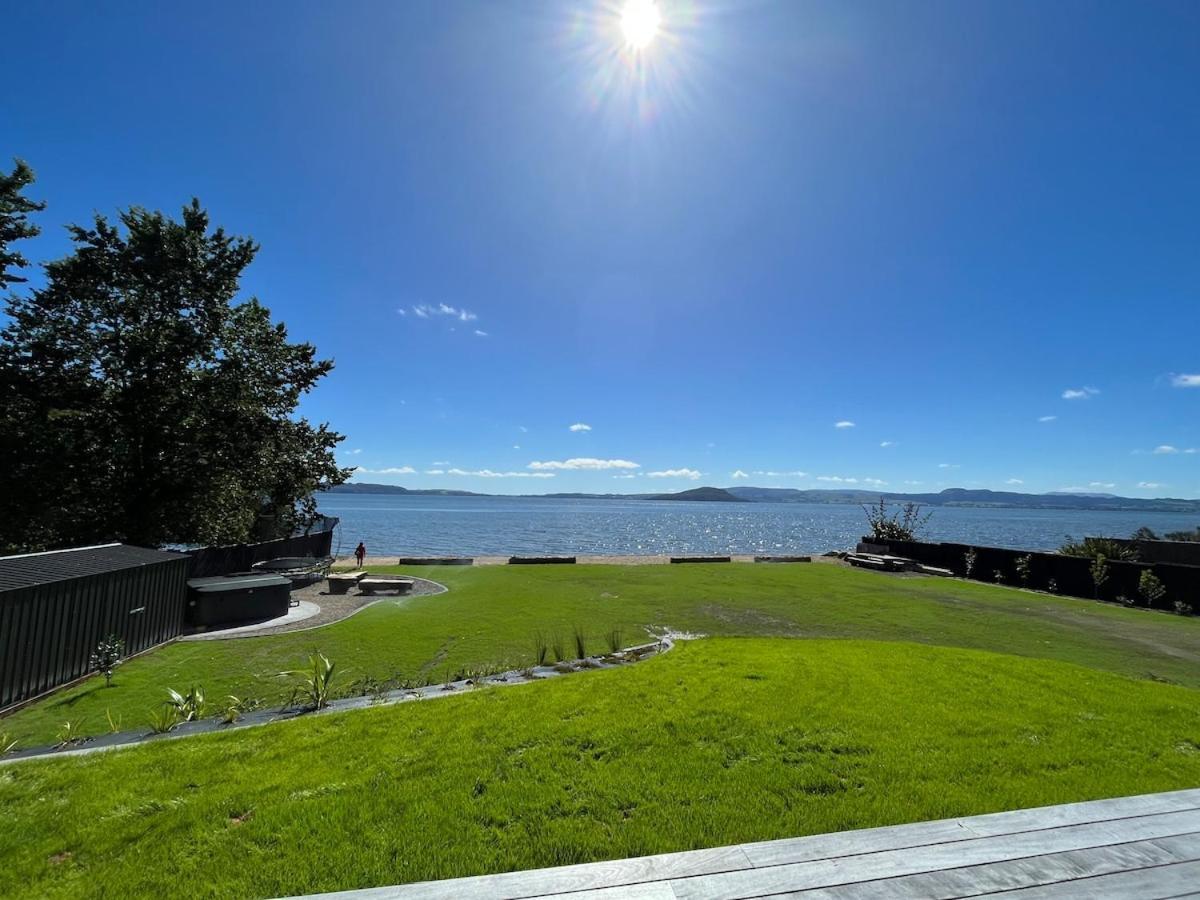 Jandals & Joy Lakefront Retreat Rotorua Exteriör bild