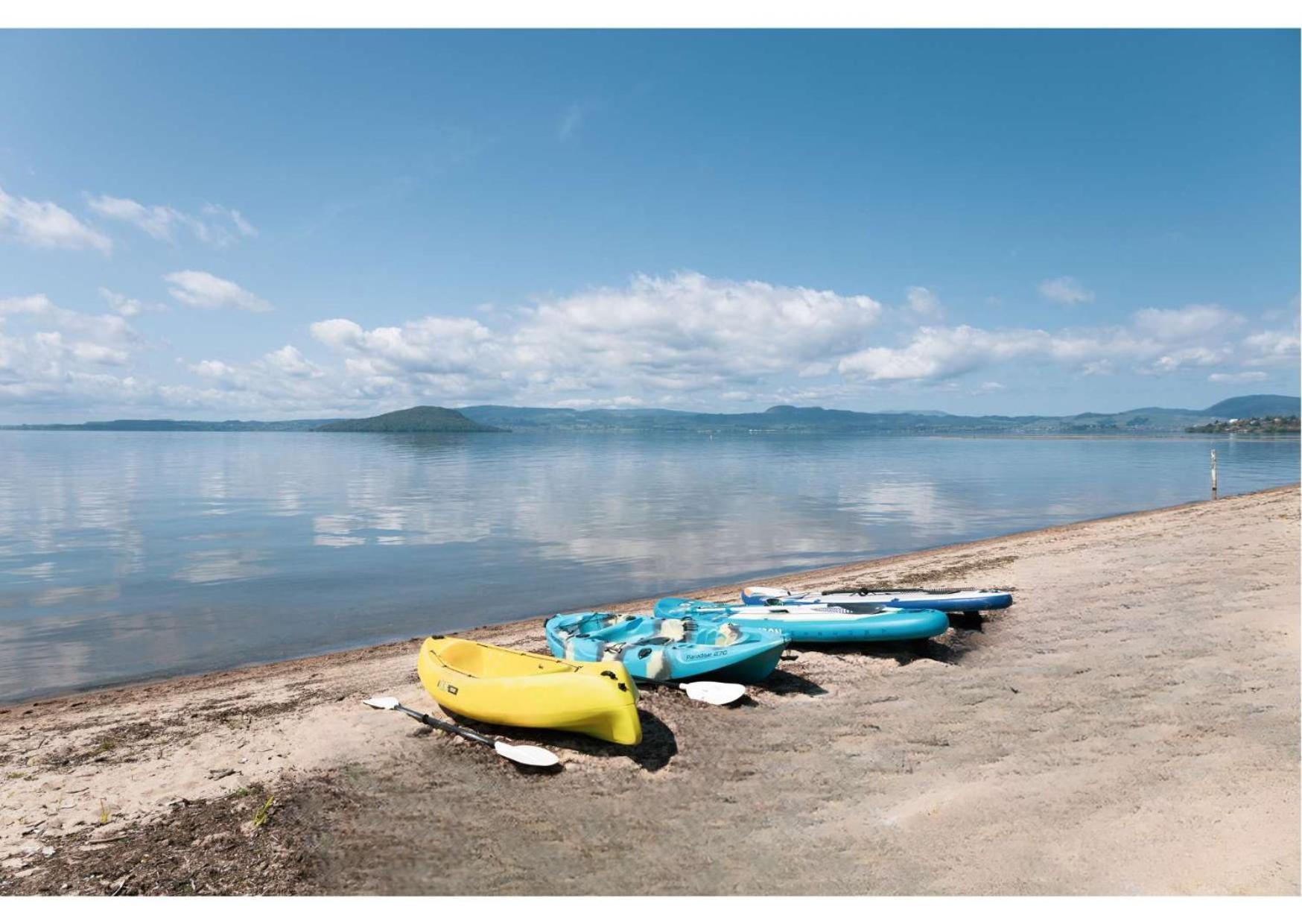 Jandals & Joy Lakefront Retreat Rotorua Exteriör bild